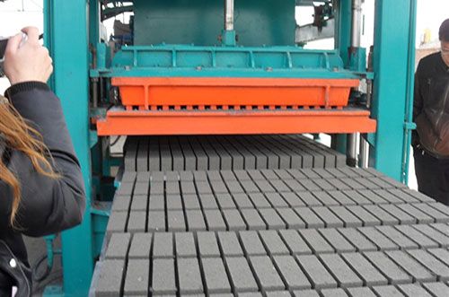 automatic brick machine